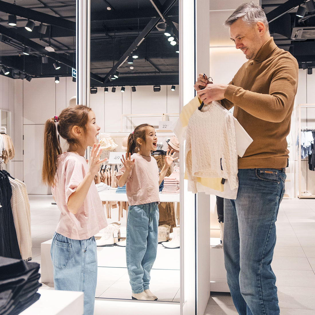 Einkaufen im urbanen Umfeld mit Boutiquen und Einzelhandel